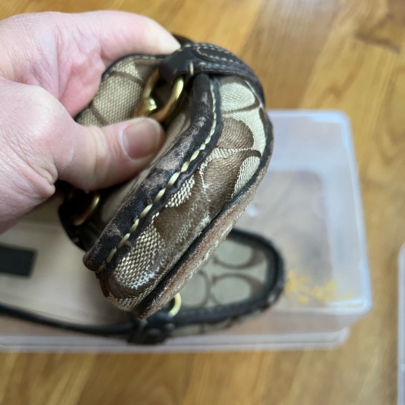 Coach women’s loafers - Picture 4 of 9